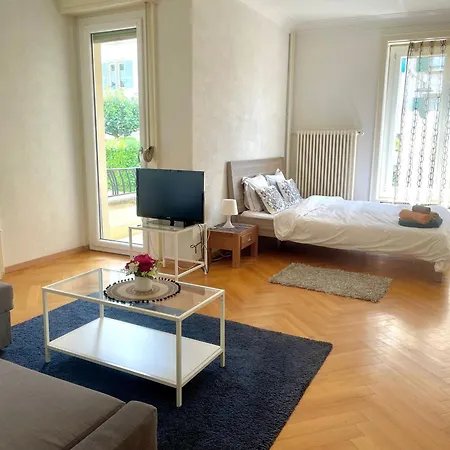 Proche De La Gare De Lozanna