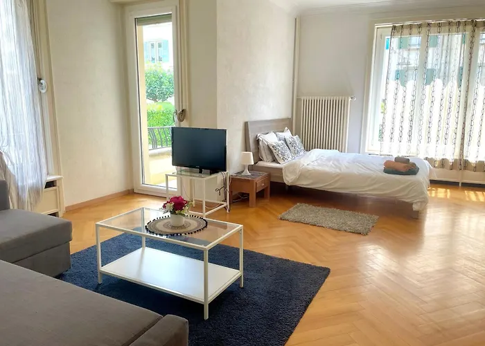 Proche De La Gare De Lausanne